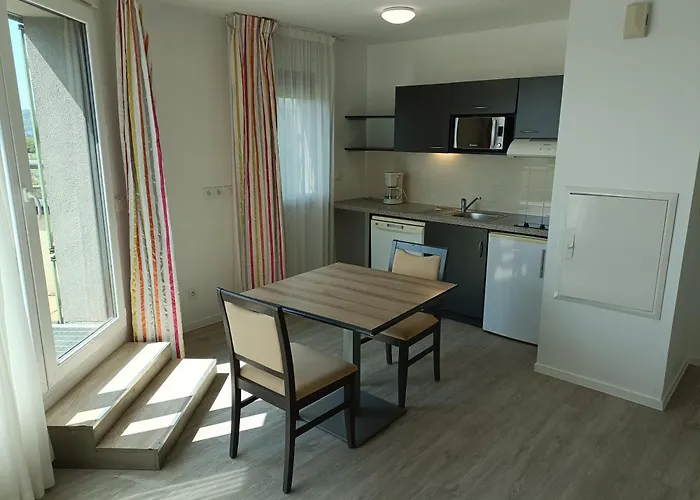 Terres De France - Flaubert Apartment *